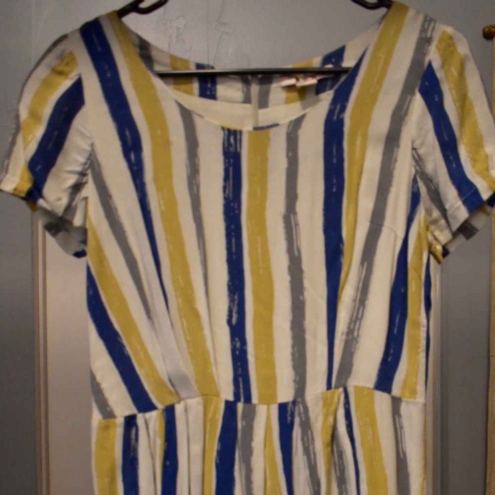 Women dress with sleeve